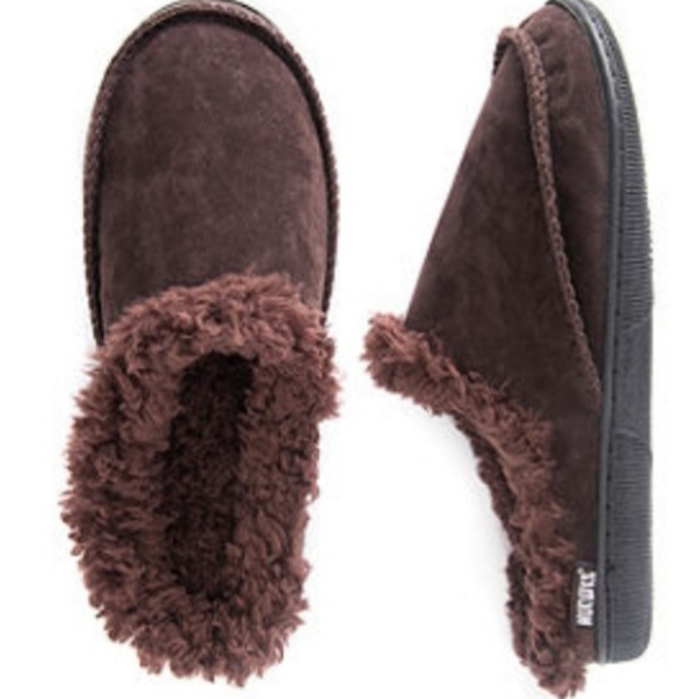 Men's Muk Luks Size Large (New)
